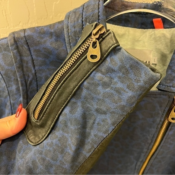 Doma Leather OOAK reworked moto Jacket, blu with animal print and back graphic S - Picture 8 of 17